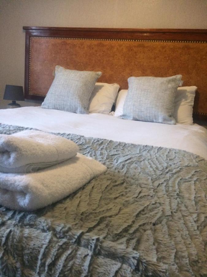 The Lion Hotel Llansantffraid-ym-Mechain 外观 照片