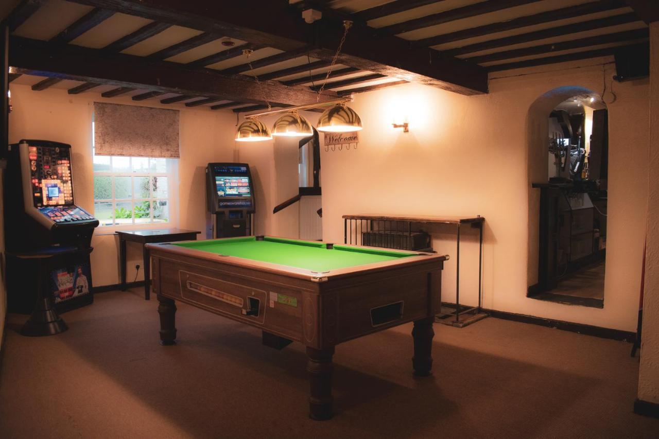 The Lion Hotel Llansantffraid-ym-Mechain 外观 照片